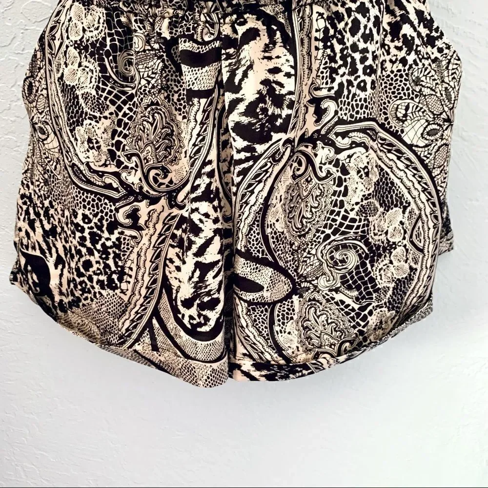 ANGL Black & Cream Abstract Pribt Surplice Short Romper Size Small - Picture 7 of 15